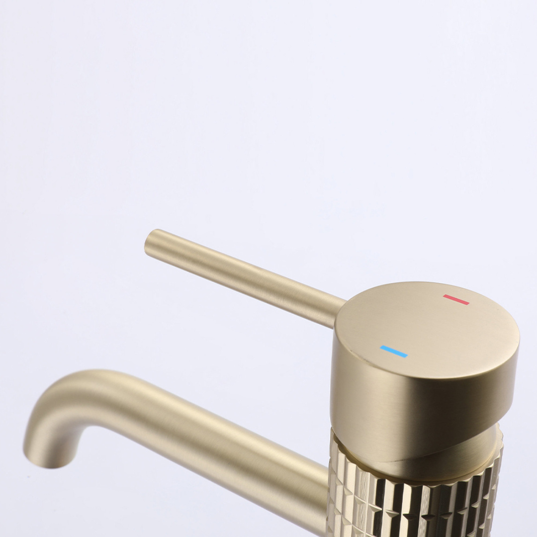 Angelica wastafelkraan op blad - geborsteld goud