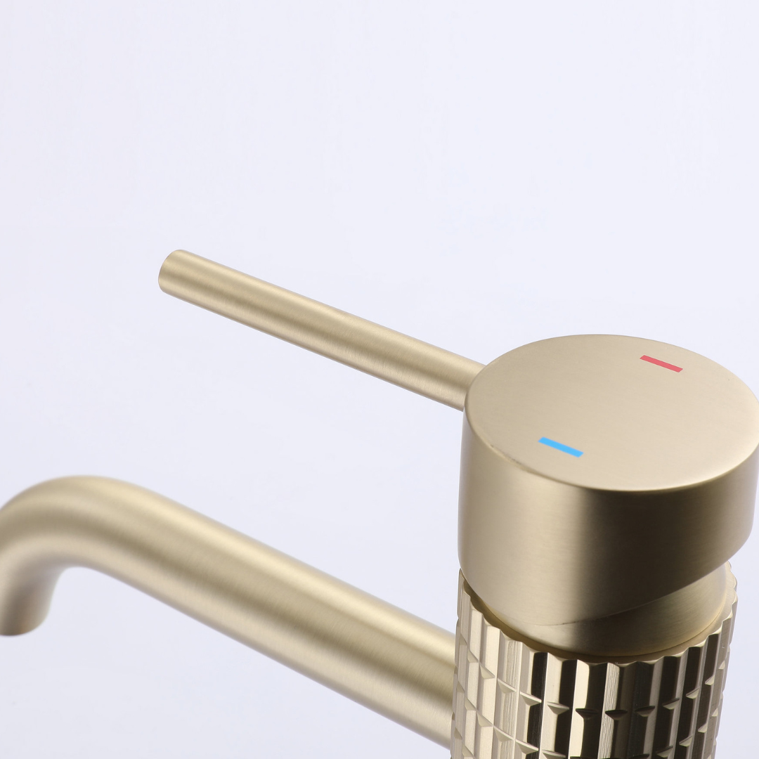 Angelica wastafelkraan op blad - geborsteld goud