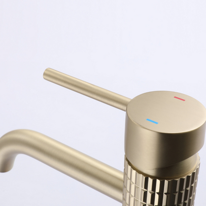 Angelica wastafelkraan op blad - geborsteld goud