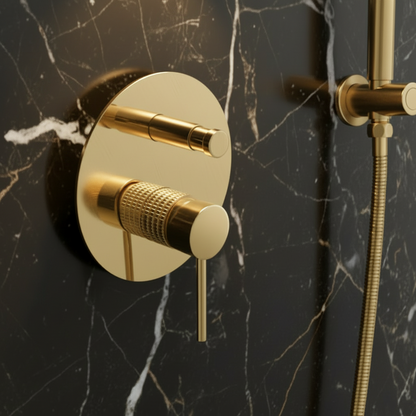 Angelica verborgen douchesysteem – regendouche en handdouche – geborsteld goud