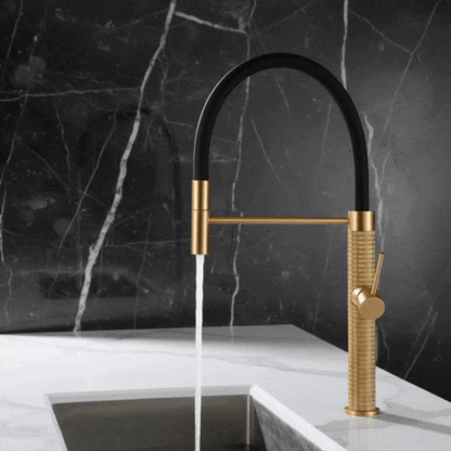 Angelica semi-professionele keukenkraan – uittrekbare spray – geborsteld goud