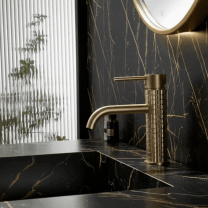 Angelica wastafelkraan op blad - geborsteld goud